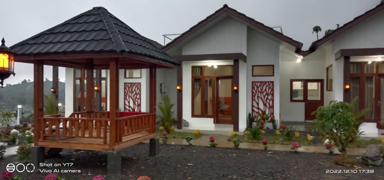 Villa Madinna Dieng Diyeng Exterior foto