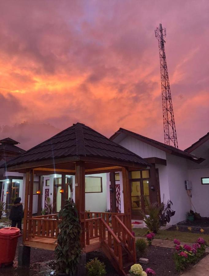Villa Madinna Dieng Diyeng Exterior foto